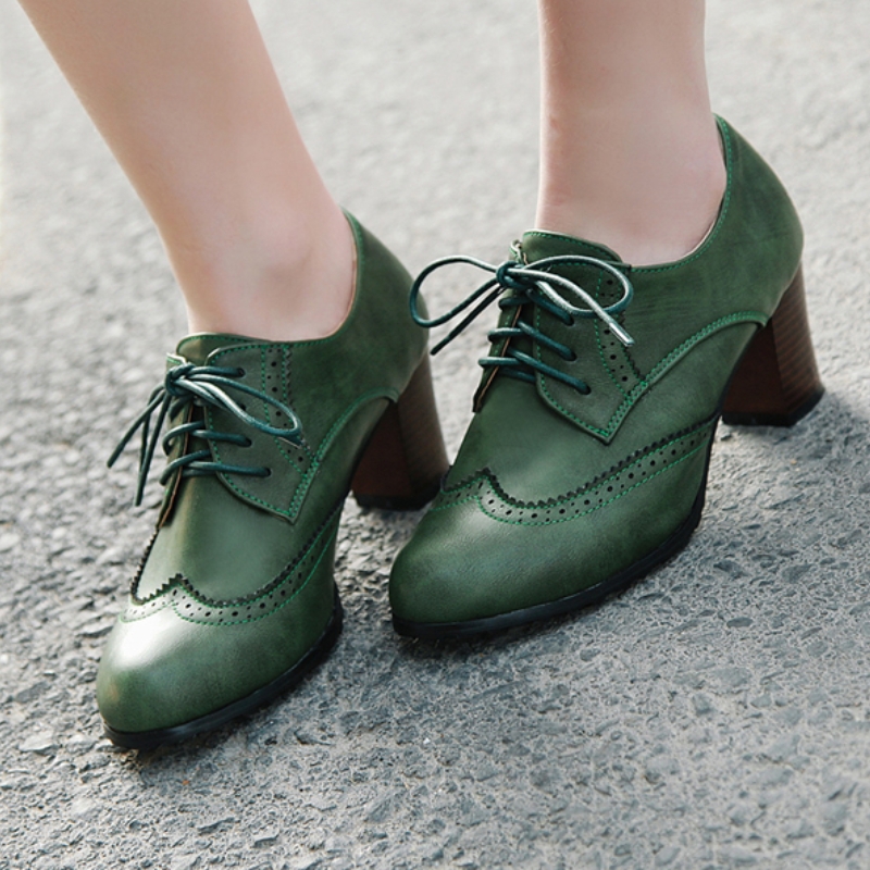 Guipure Lace Panel - Mocassins à talons hauts vintage pour